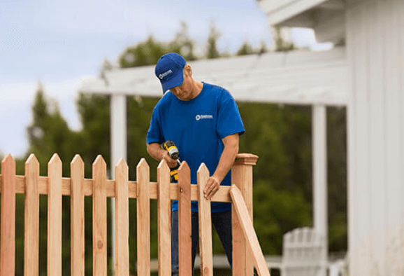 Fence Installation and Repair Services Offered by a Handyman in Rome