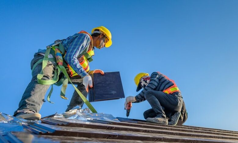 Factors Professional Roofers Use to Evaluate Full Roof Replacement or Partial Restoration