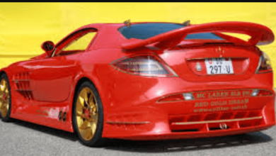 Aexlikereal: Aexlikereal: What'S Behind the Online Persona?