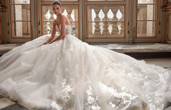 Top designer wedding dresses you should try?